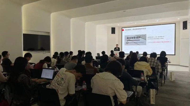 代理记账和自己做账省时省力对比